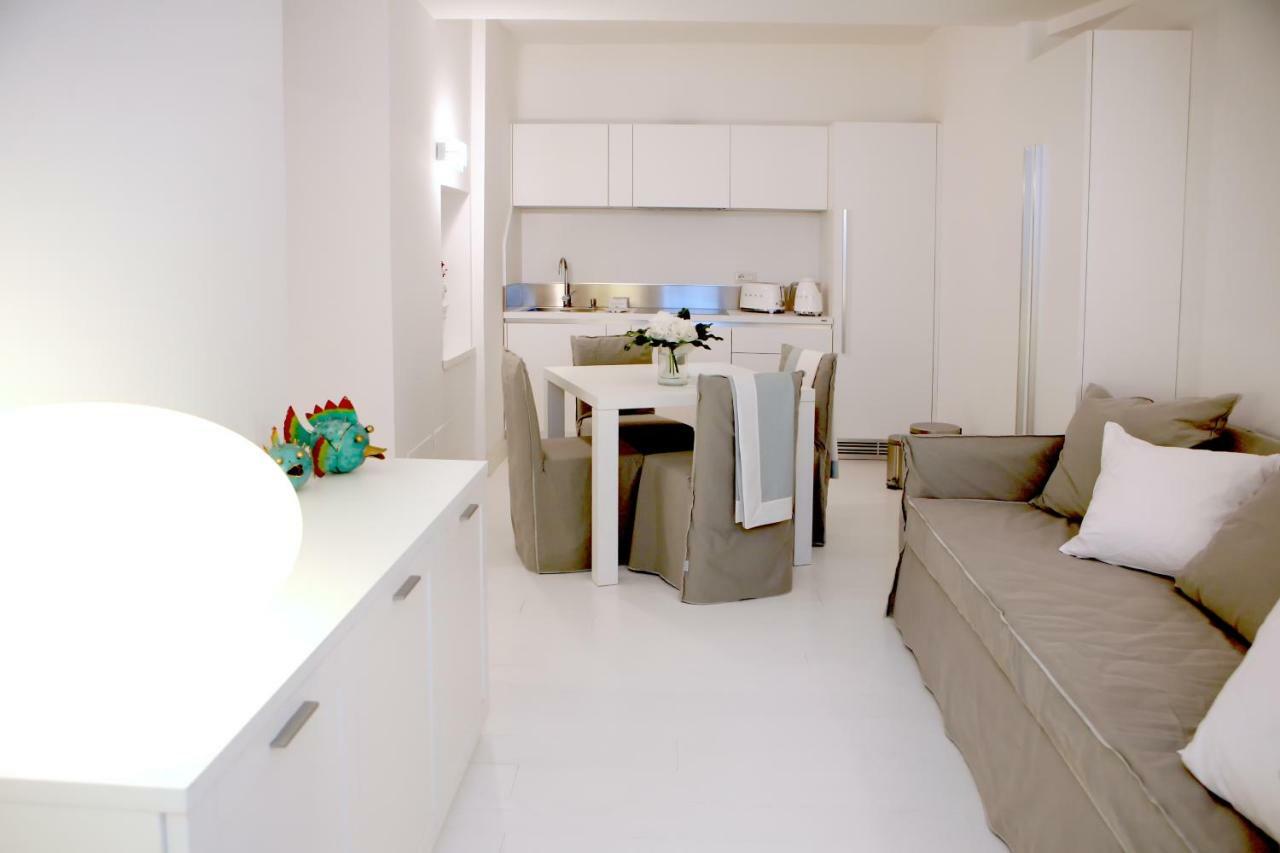 White Stylish Apartments Vico Equense Bagian luar foto