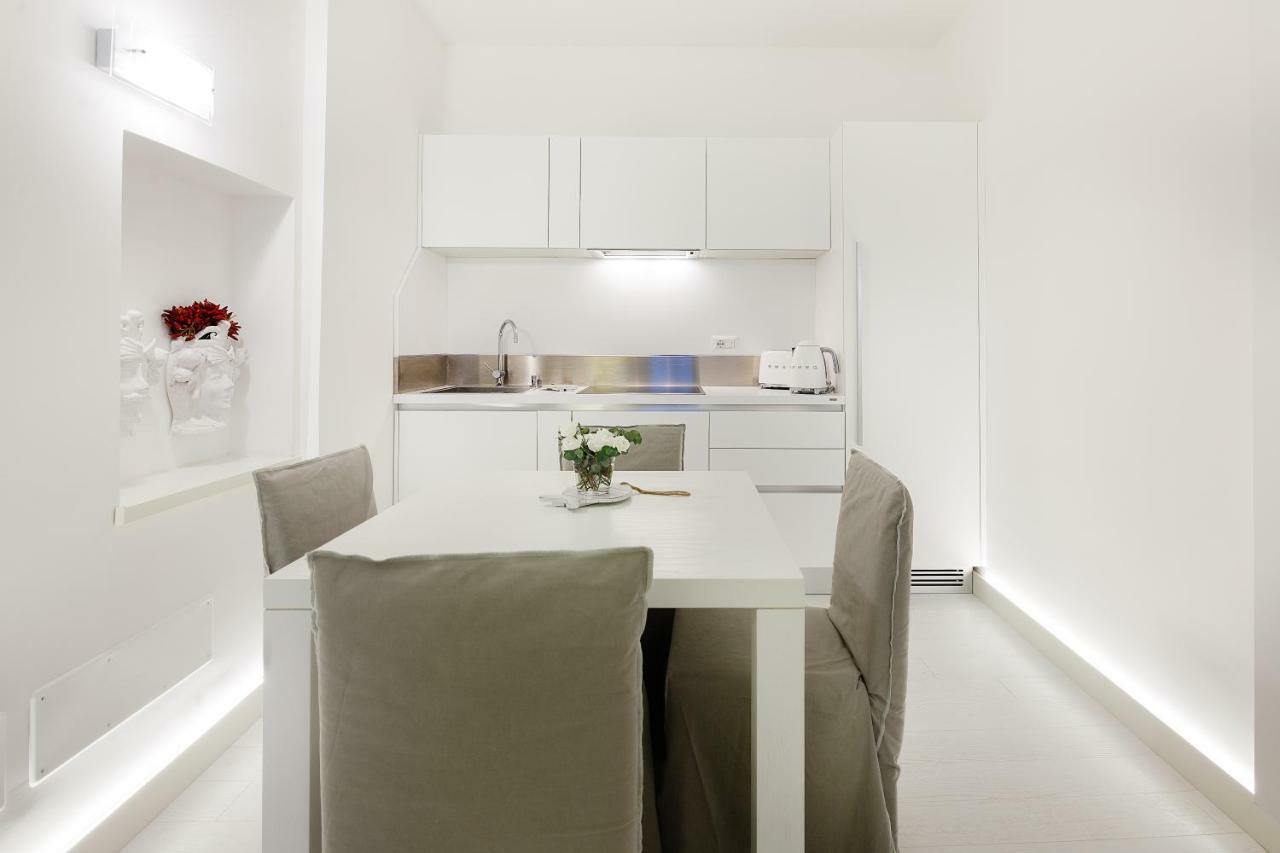 White Stylish Apartments Vico Equense Bagian luar foto