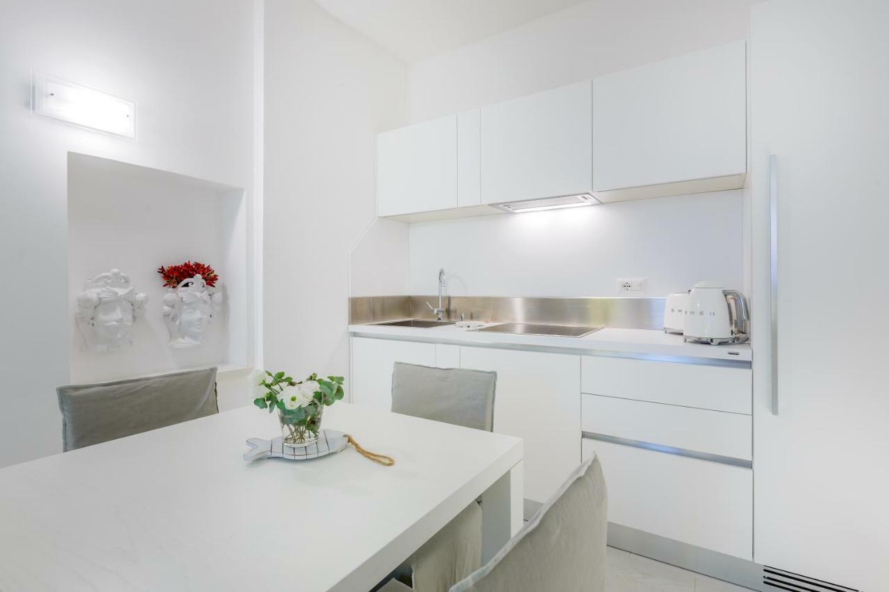 White Stylish Apartments Vico Equense Bagian luar foto