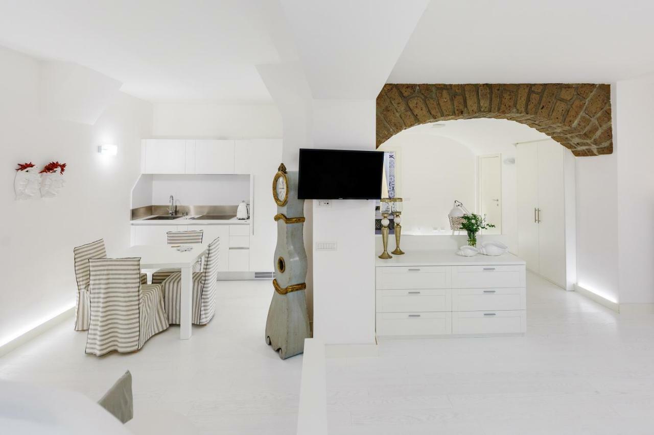 White Stylish Apartments Vico Equense Bagian luar foto