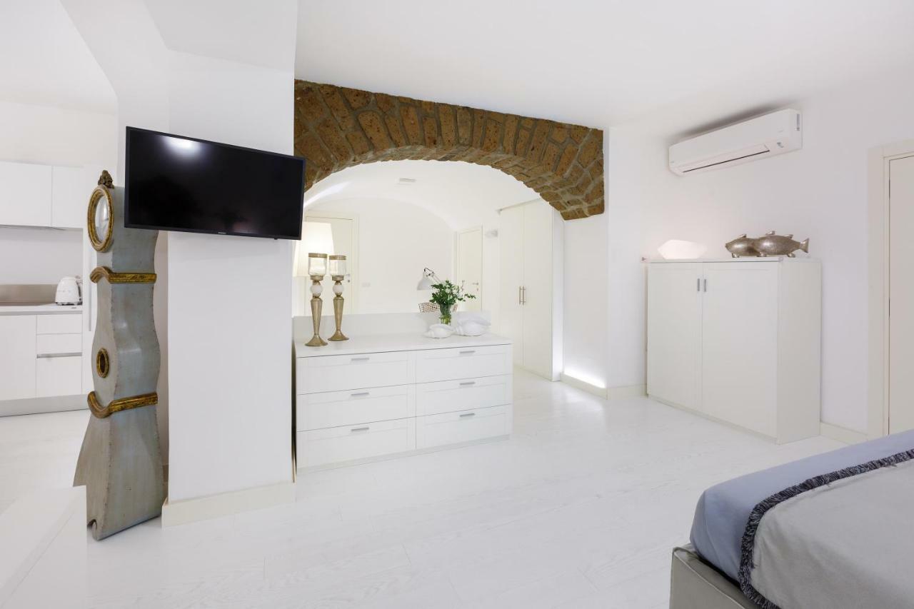 White Stylish Apartments Vico Equense Bagian luar foto